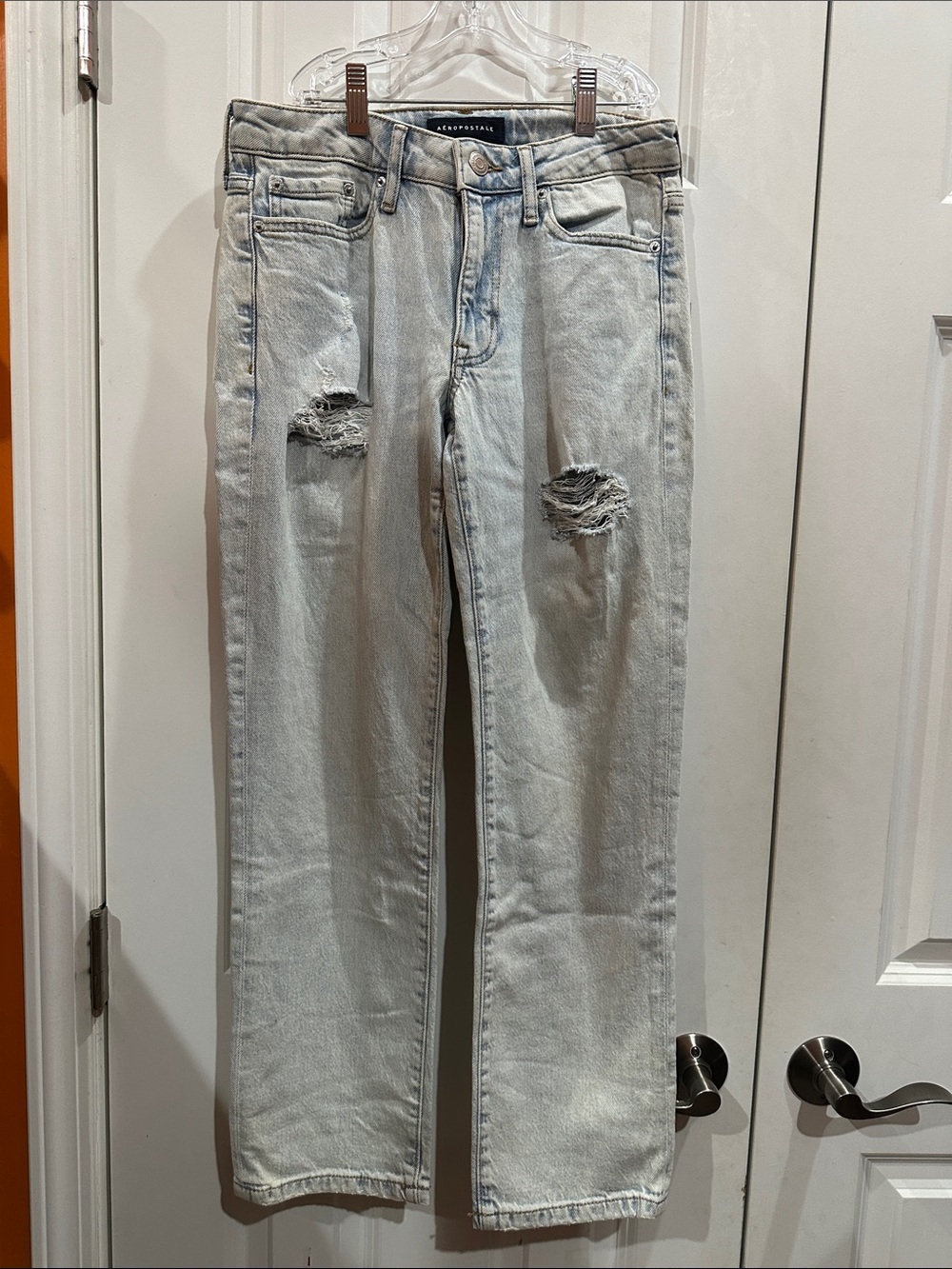 NWOT
Aeropostale Light Blue Distressed Straight Jeans size 2R